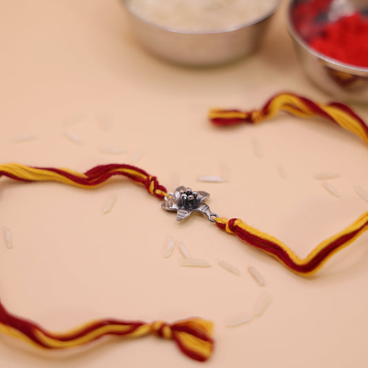 Sundar Silver पुष्प Rakhi
