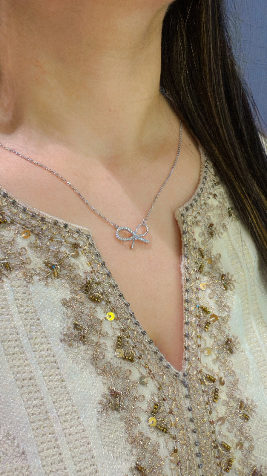 The Bow Pendant Chain
