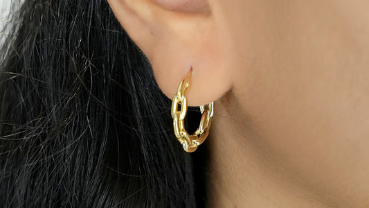 Entangled Hoops