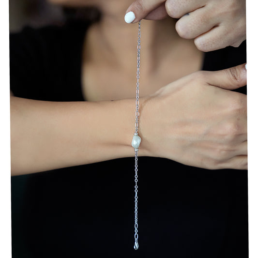 The Serene Pearl Bracelet