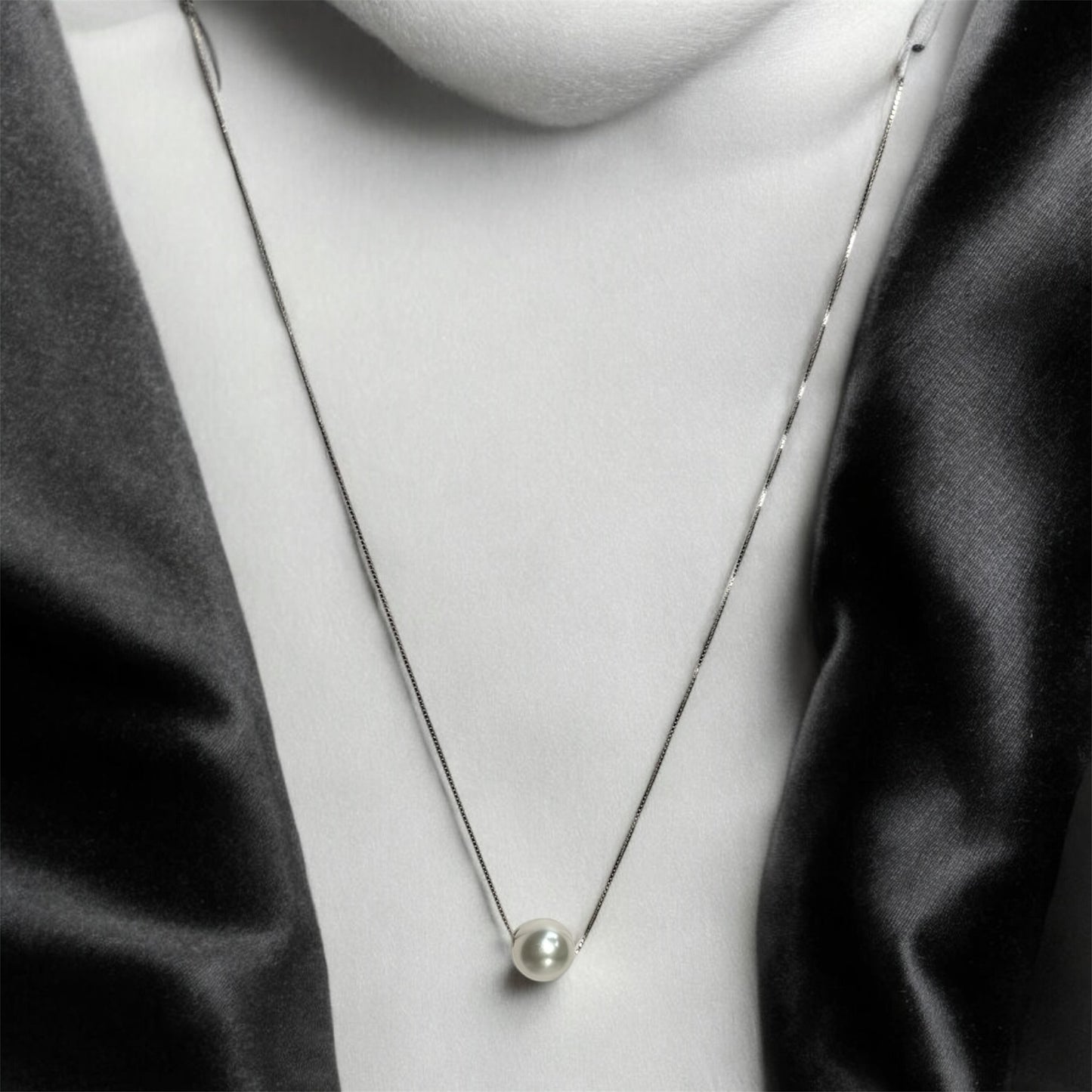 Sleek Pearl Pendant